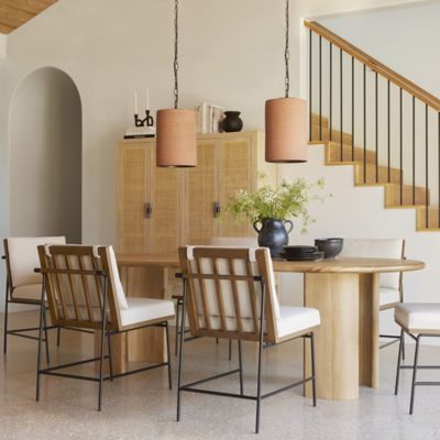 Shown in Amber Oak, Midnight Iron with Savile Flax color, in use
