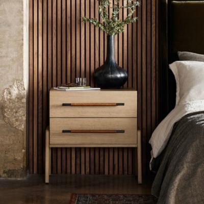 Shown in Yucca Oak Veneer finish, in use
