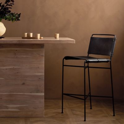 Shown in Distressed Black color, Bar size, in use