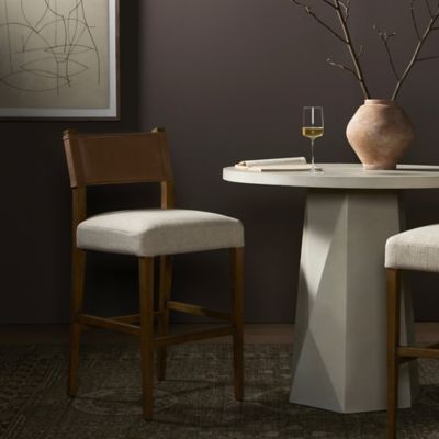 Shown in Winchester Beige with Burnished Parawood color, Bar size, in use
