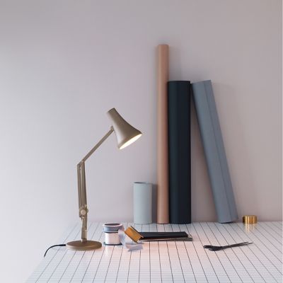 Shown in Warm Silver & Blush finish, in use
