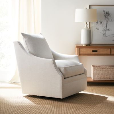 Shown in Nomad Snow color, in use