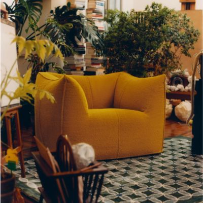 Shown in Sila Ochre color, in use