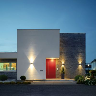 Shown in Graphite finish, in use
