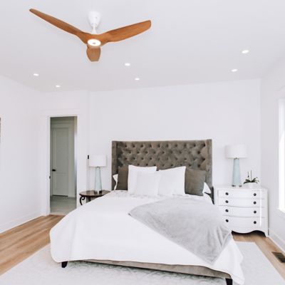 Shown in Caramel with White Fan Body and Blade finish, 52" size, ln use, lit