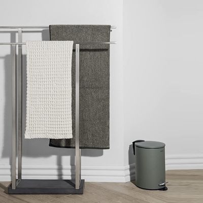 Shown in Matte finish, in use