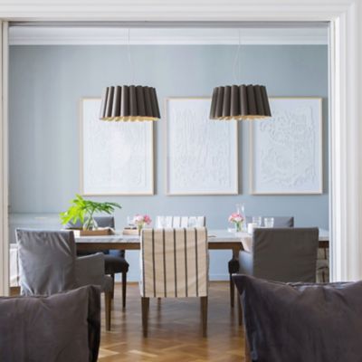 Shown in Grey Oak finish, 22-In. Diameter size, in use