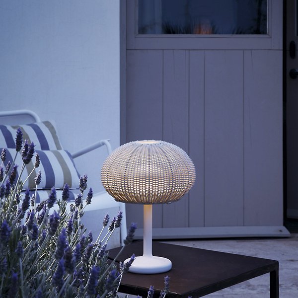 Garota LED Outdoor Table Lamp