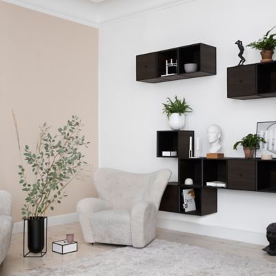 Shown in Sheepskin, Off White with Natural Oak finish, in use
