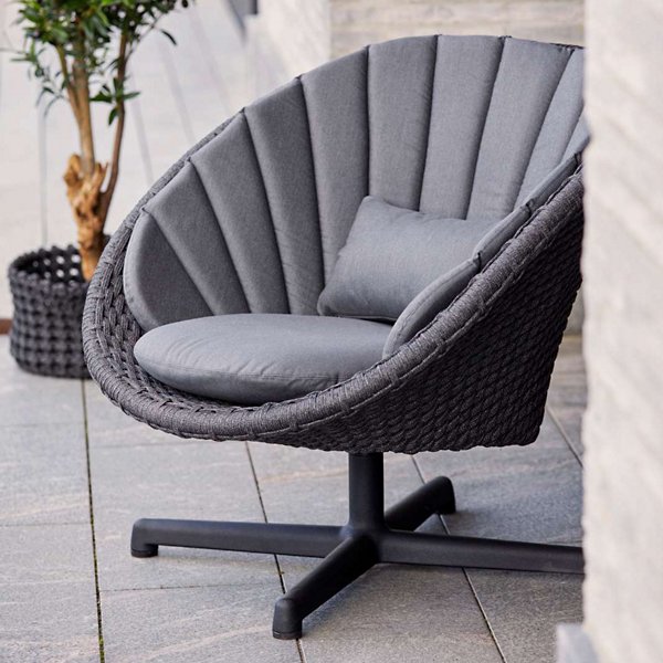 Peacock Outdoor Swivel Chair