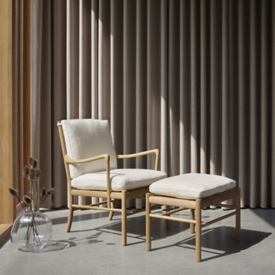 Shown in Oak - White Oiled finish, SIF 90 Leather fabric, in use