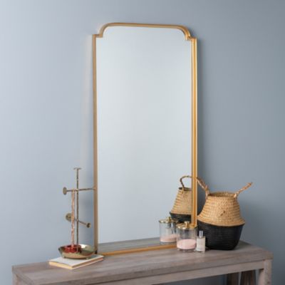 Shown in Gold color, in use