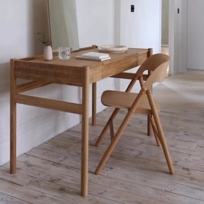 Shown in Oak color, in use