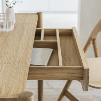 Shown in Oak color, Detail view