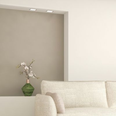 Shown in White finish, 2 in size, in use