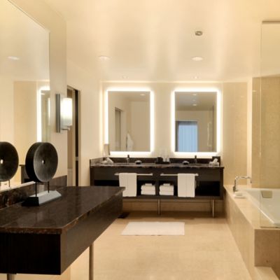 Silhouette LED Lighted Mirror with Keen Dimming Technology
