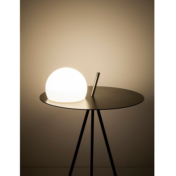 Circ Outdoor LED Table Lamp