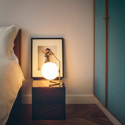 Ic t2 hot sale table lamp