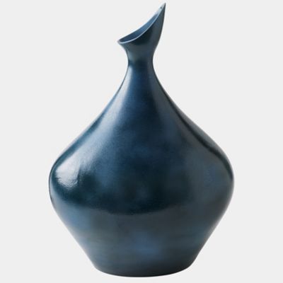 Demure Vase