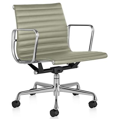 Eames® Aluminum Group Management Chair