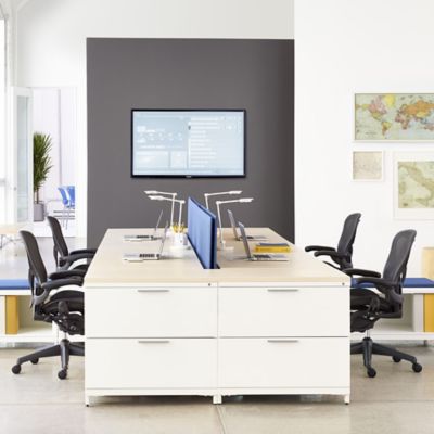 Shown in Graphite/Graphite base finish, in use