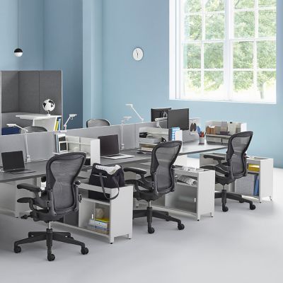 Shown in Graphite/Graphite base finish, in use