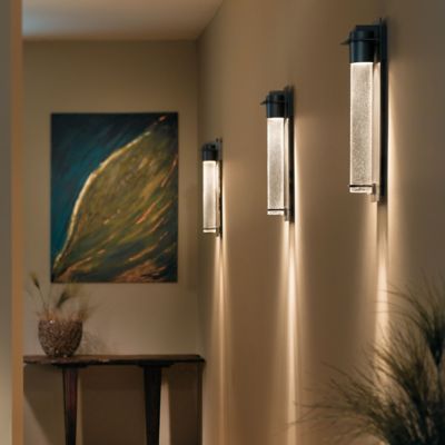 Shown in Coastal Black finish with Seedy Clear shade, in use