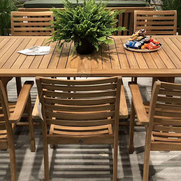 Ihland Extendable Outdoor Dining Table