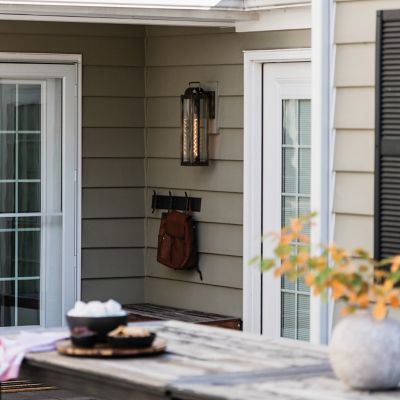 Sag Harbor Outdoor Wall Mount Lantern