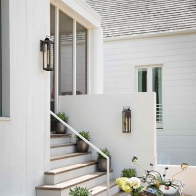 Sag Harbor Outdoor Wall Mount Lantern