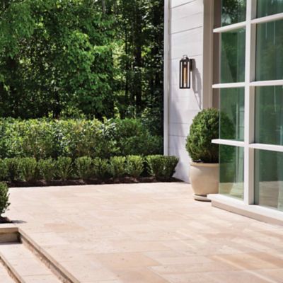 Sag Harbor Outdoor Wall Mount Lantern