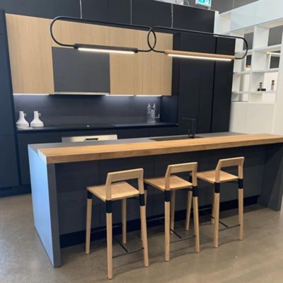 Shown in Oak: White, Oak: Black Wood finish, Metal: Black finish, in use