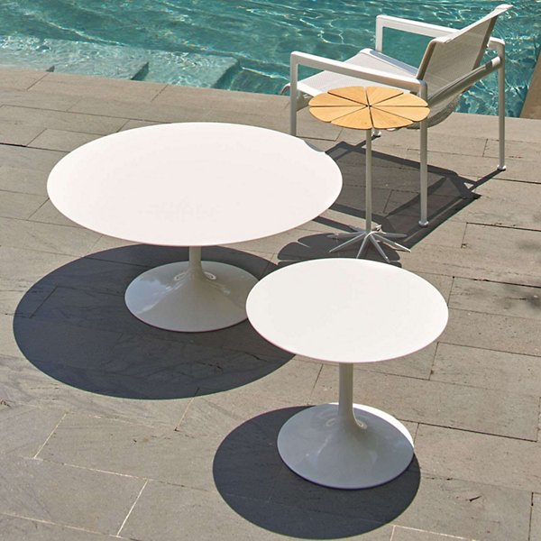 Saarinen Round Dining Table, Outdoor