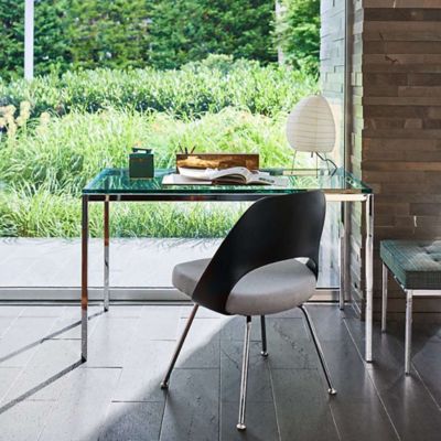 Saarinen Executive Chair with Plastic Back - Thumbnail 3