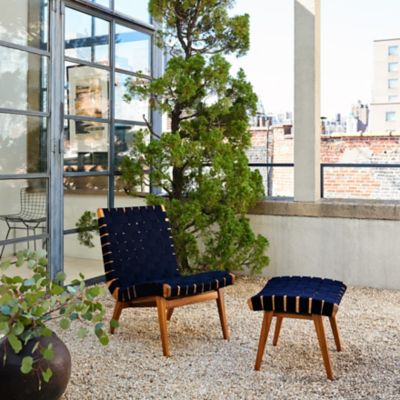 Risom Outdoor Lounge Chair by Knoll at Lumens.com