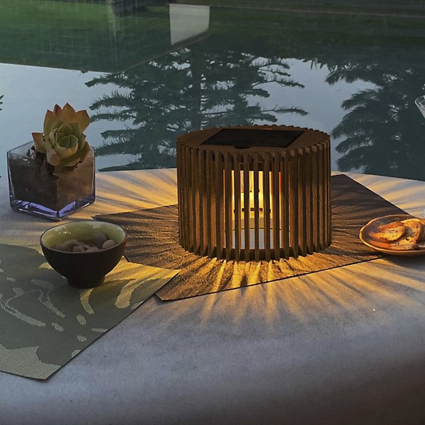 Topsy LED Outdoor Table Lamp
