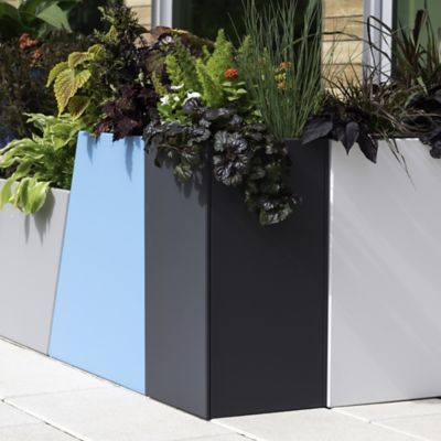 Shown in Black color, 30 inch size, in use