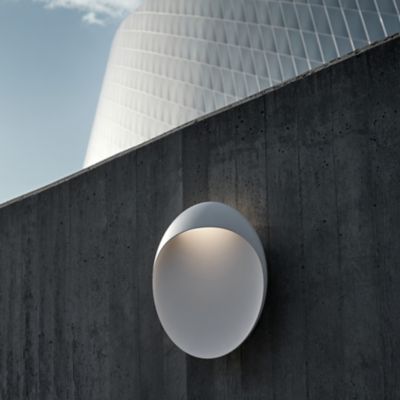 Shown in Aluminum finish, in use