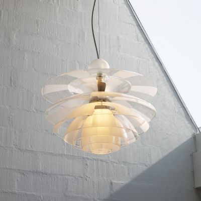 Shown in Clear and Matte glass color, in use