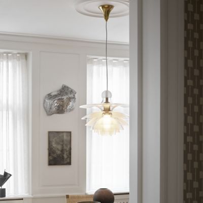 Shown in Clear and Matte glass color, in use