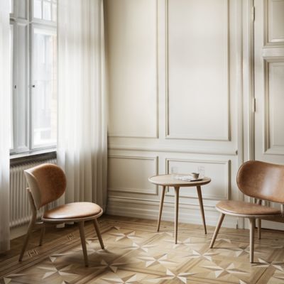 Shown in Matte Lacquered Oak color, in use