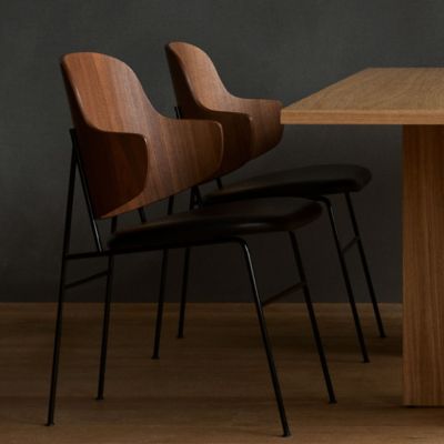 Shown in Dakar 0842 (Black) Seat color, in use