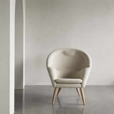 Shown in Hallingdal 0200 color, in use