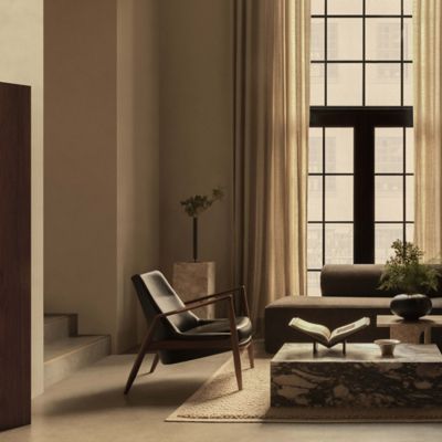 Ground clearance lounge chair