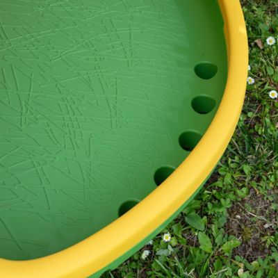 Shown in Yellow with Green color, in use