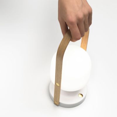 Lampe portable sans fil FollowMe Plus Marset - Valente Design