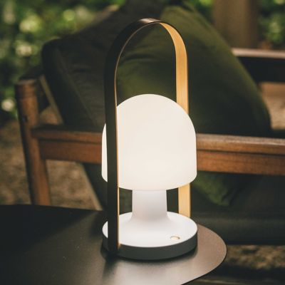 Lampe portable sans fil FollowMe Plus Marset - Valente Design