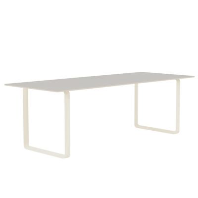 70/70 Table