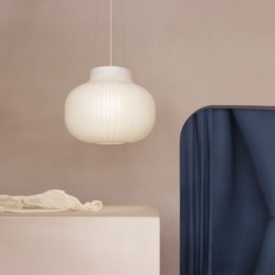 Shown in White finish, Large size, in use