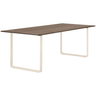 70/70 Table